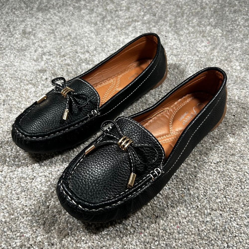 Forever Comfort Womens Black Pebbled Loafers Gold Bow Detail Flats Size 8